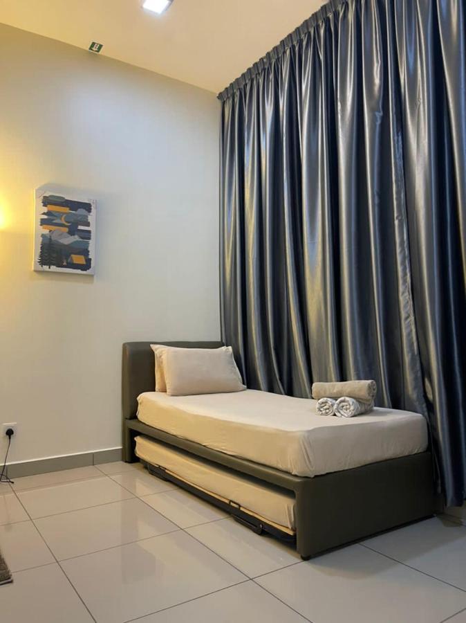 Ioi Conezion Iman'S Home With Pool View Unit Putrajaya Eksteriør billede