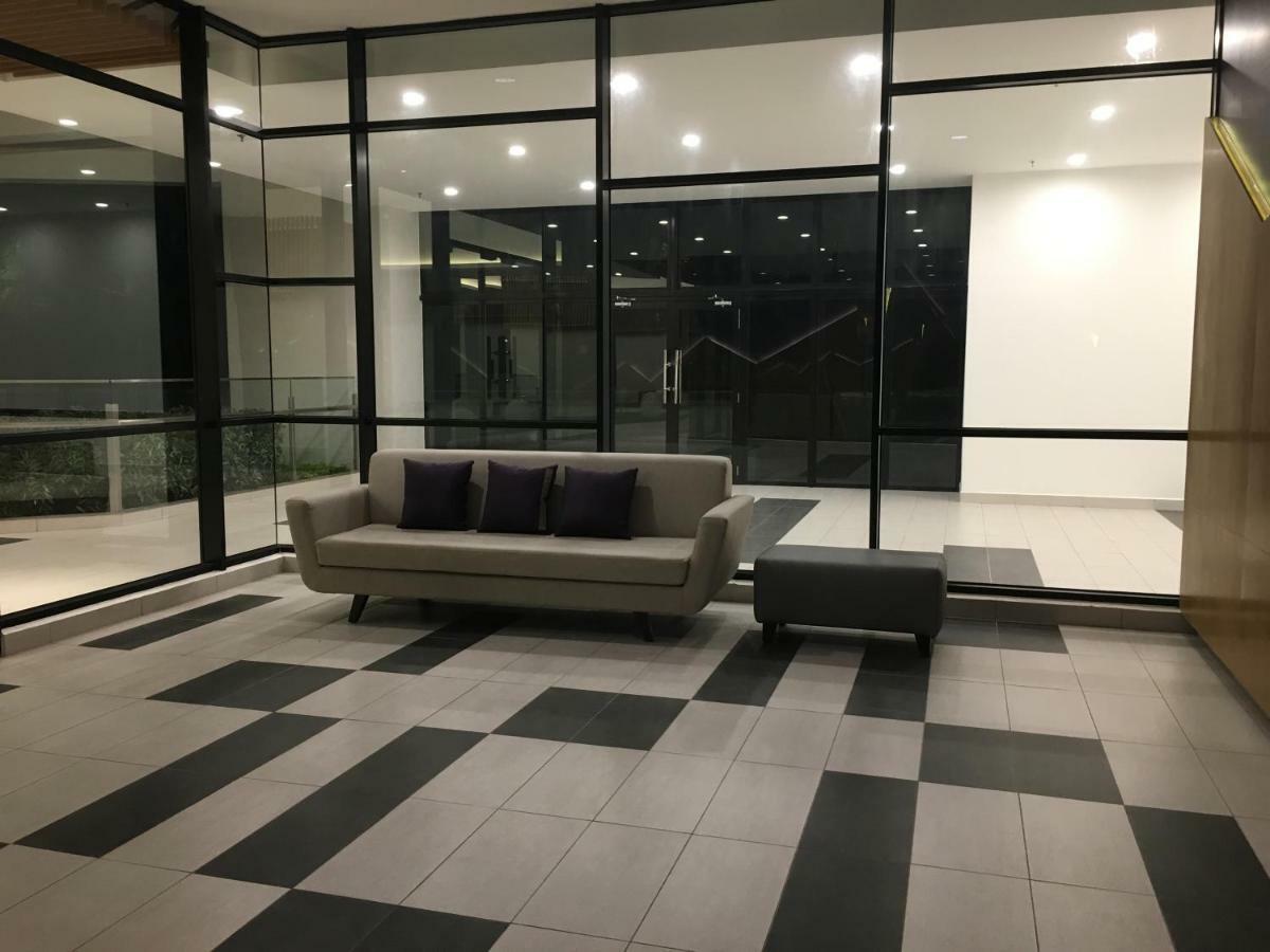 Ioi Conezion Iman'S Home With Pool View Unit Putrajaya Eksteriør billede